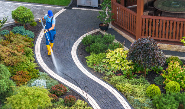 Best Deck Pressure Washing  in Nth Bend, OR